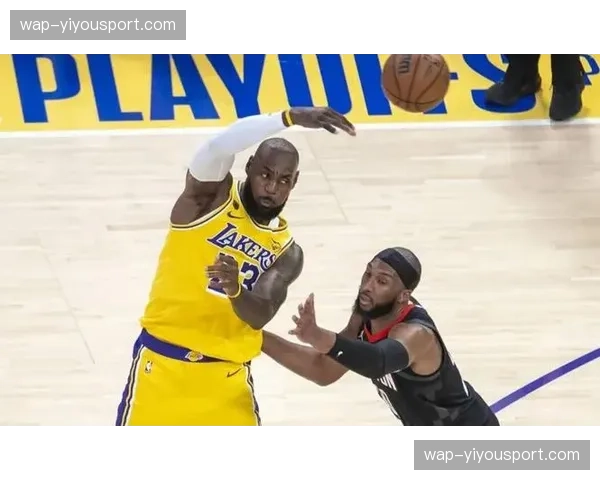 湖人全场命中率60.6%三分52.6%，极致效率弥补篮板劣势